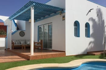 Villa con piscina privada en La Oliva Fuerteventura Cozy, Beach House, by Mahbovillas